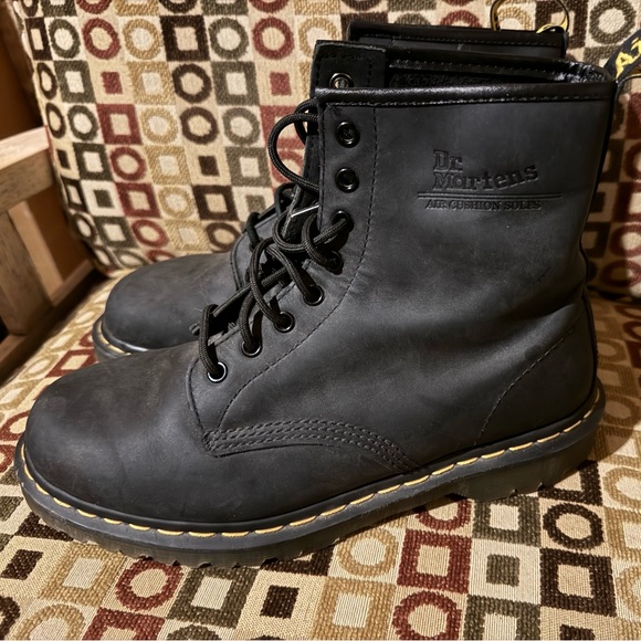 Dr. Martens Shoes - Dr. Martens like new 90’s Vintage 1460 8 hole boots in like new condition.
